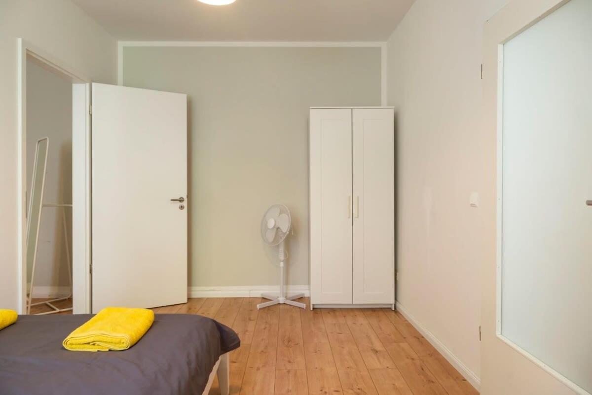 Cosy Two Br Plus Self Checkin Plus Street Parking Berlin Exterior photo